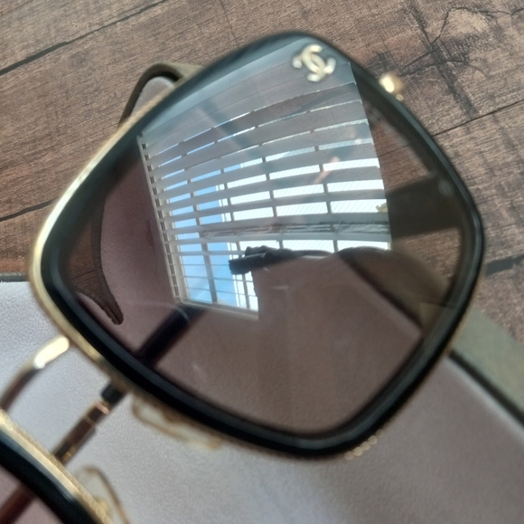 Authentic, Coach Square Sunglasses - Picture 8 of 12
